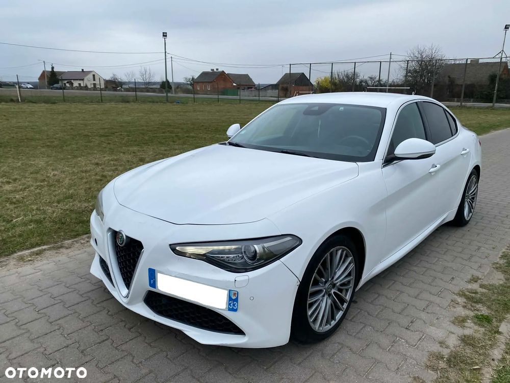 Alfa Romeo Giulia 2.2 AT8 Super - 39