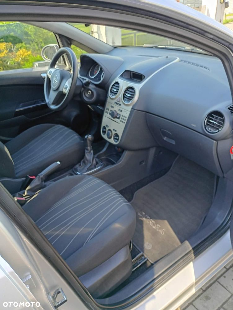 Opel Corsa 1.2 16V Easytronic Innovation - 6