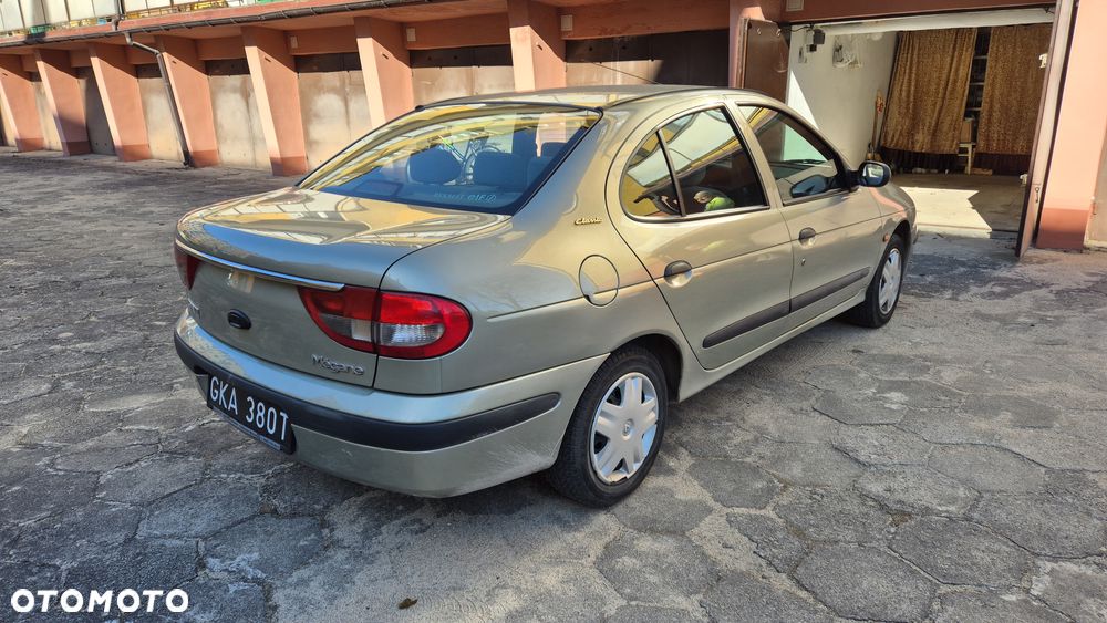 Renault Megane 1.4 RN 16V - 4