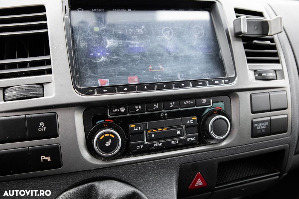 Volkswagen Caravelle - 20