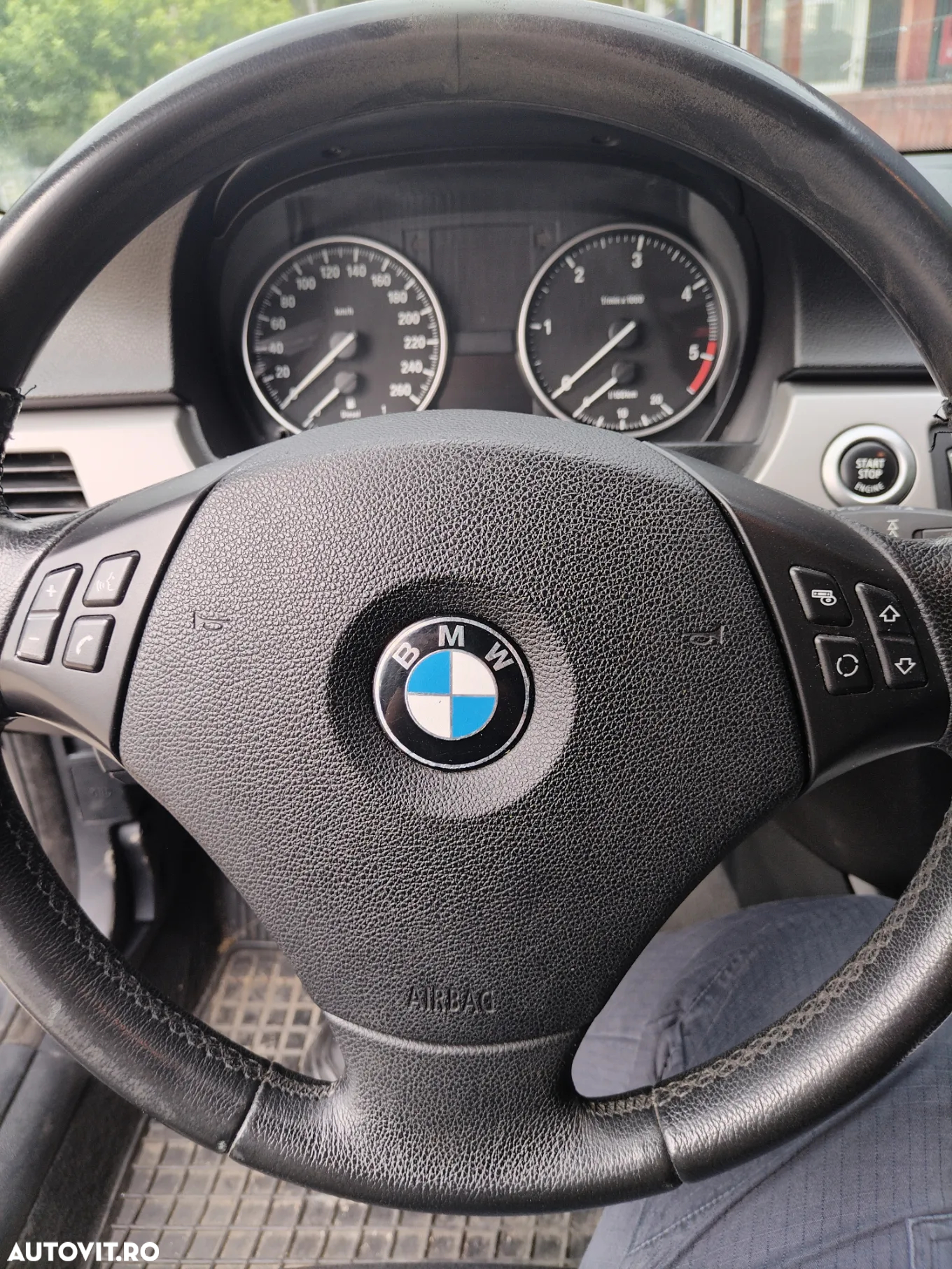 BMW Seria 3 318d Touring - 11