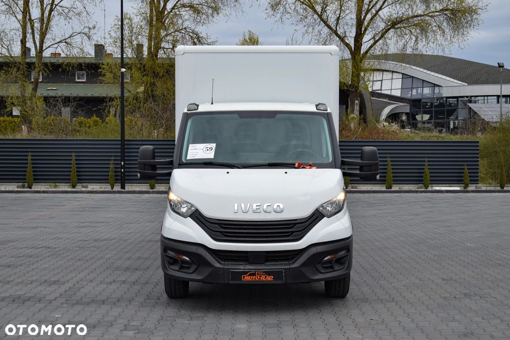 Iveco DAILY 35S14 / 2.3 - 140 KM / AUTIOMAT HI-MATIC / 3 OSOBY / DO 3,5 TONY / KONTENER / DOSTAWCZE / WINDA PALFINGER / KLIMA / TEMPOMAT / 2022 / SERWISOWANY / SPROWADZONY Z NIEMIEC - 2