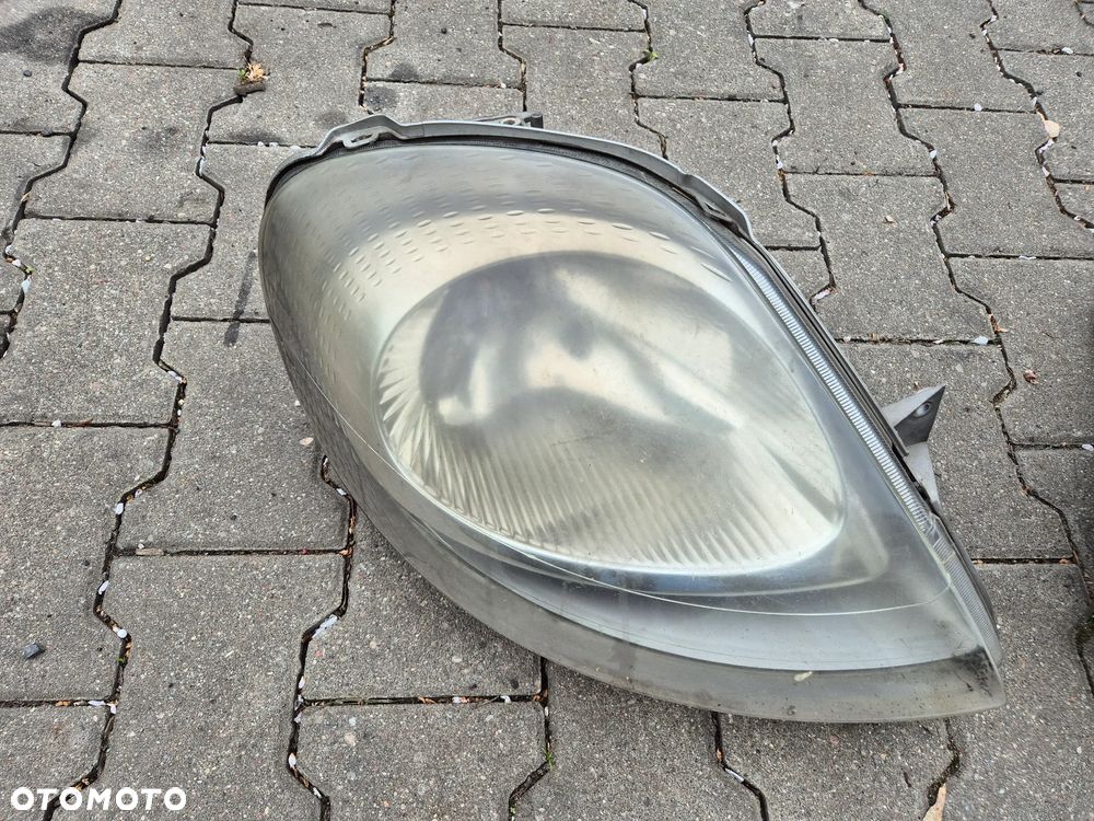 LAMPA LEWA PRAWA PRZÓD EU TRAFIC VIVARO PRIMASTAR 01-06r. - 2