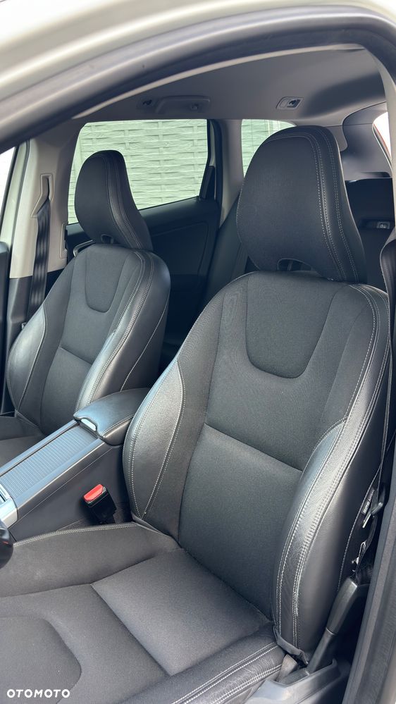 Volvo XC 60 - 25