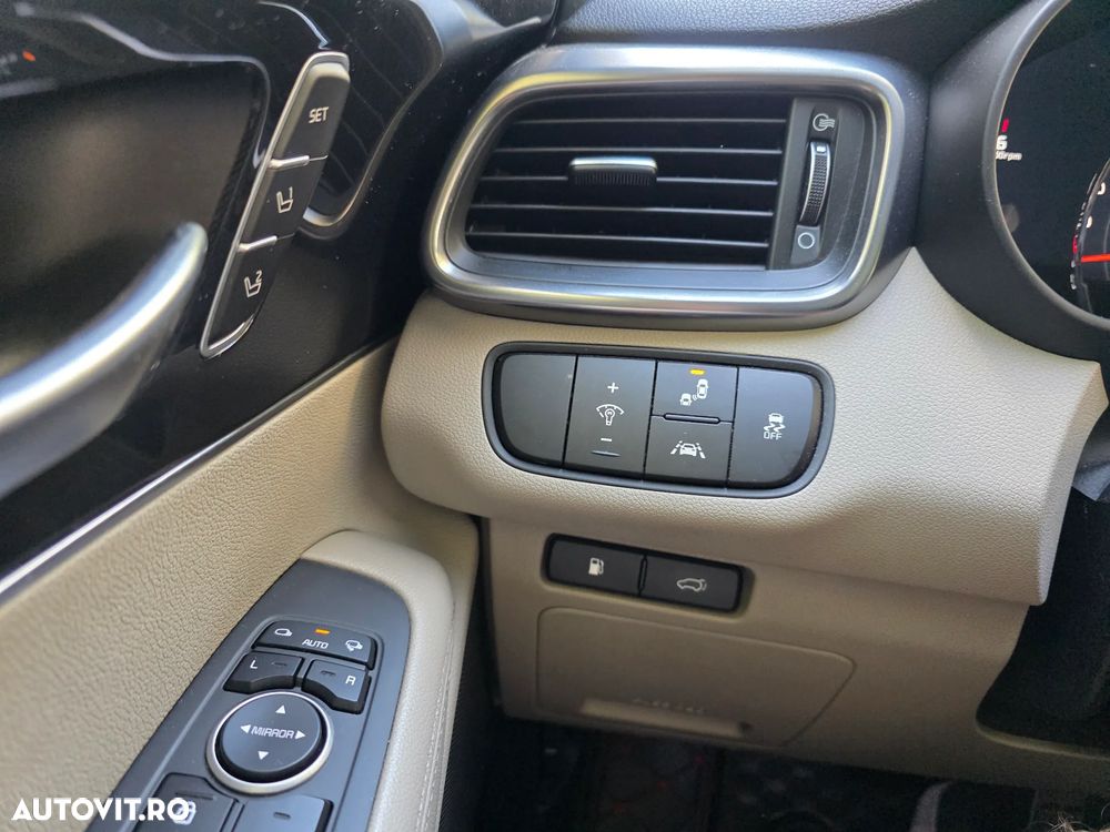 Kia Sorento 2.2 DSL 6AT 4x4 Cosmo - 15