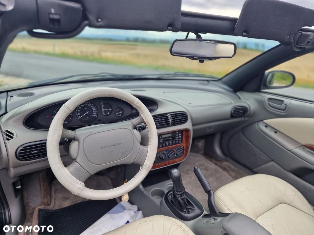 Chrysler Stratus LX 2.0 - 16