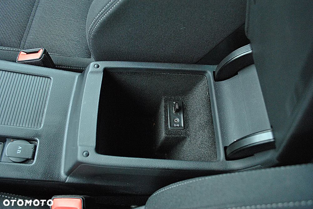 Volkswagen Passat 2.0 TDI SCR DSG Comfortline - 10