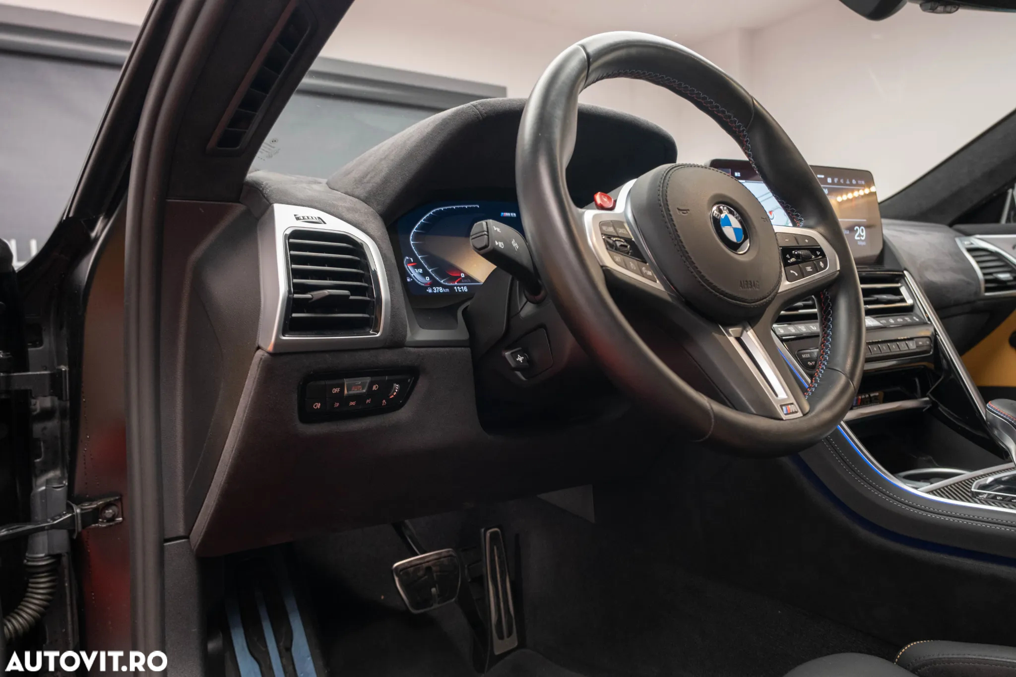 BMW M8 AT - 28