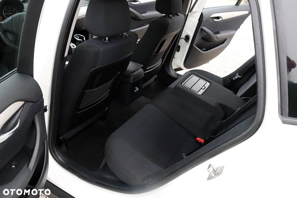 BMW X1 sDrive18d xLine - 28