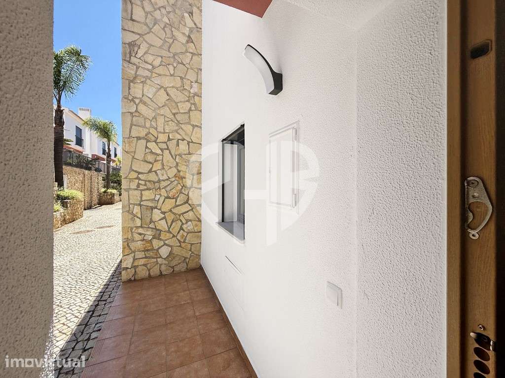 Moradia em Banda T3 com Piscina e Box em Condomínio Privado | Guia,... - Grande imagem: 2/60