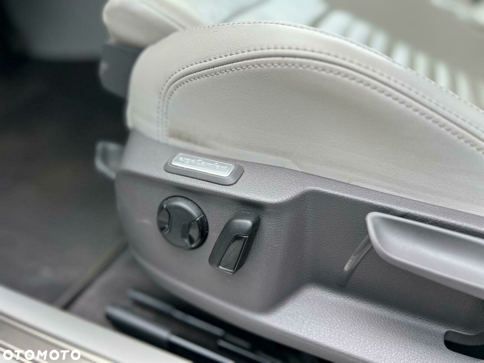 Volkswagen Passat 2.0 TSI Elegance DSG - 16