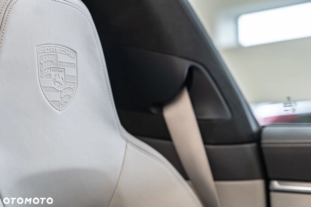 Porsche 911 Targa 4 - 28