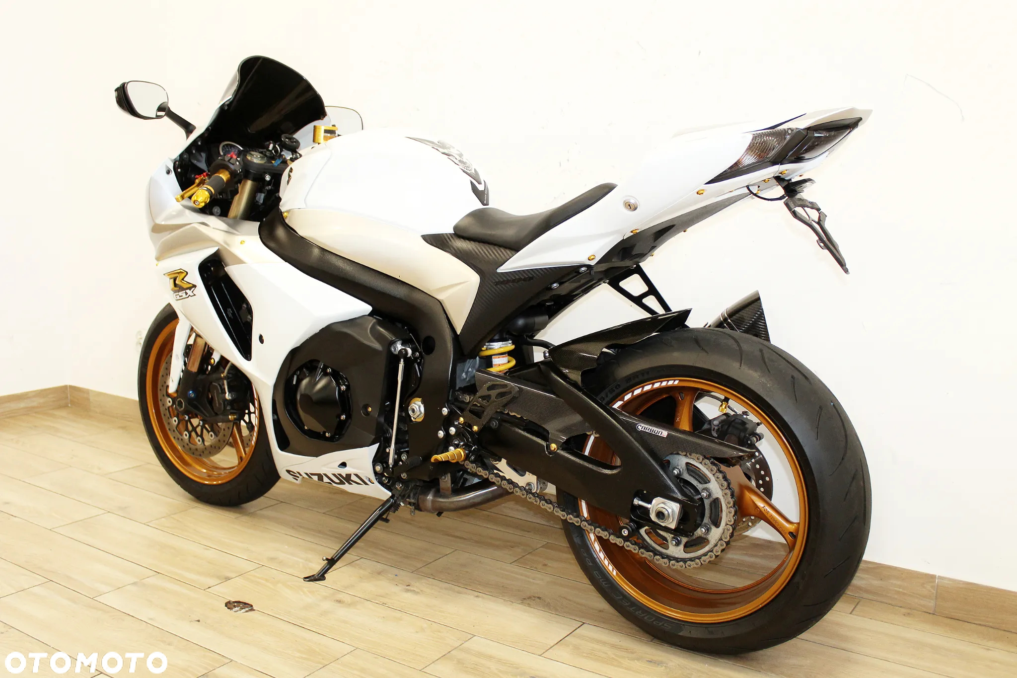 Suzuki GSX-R - 25