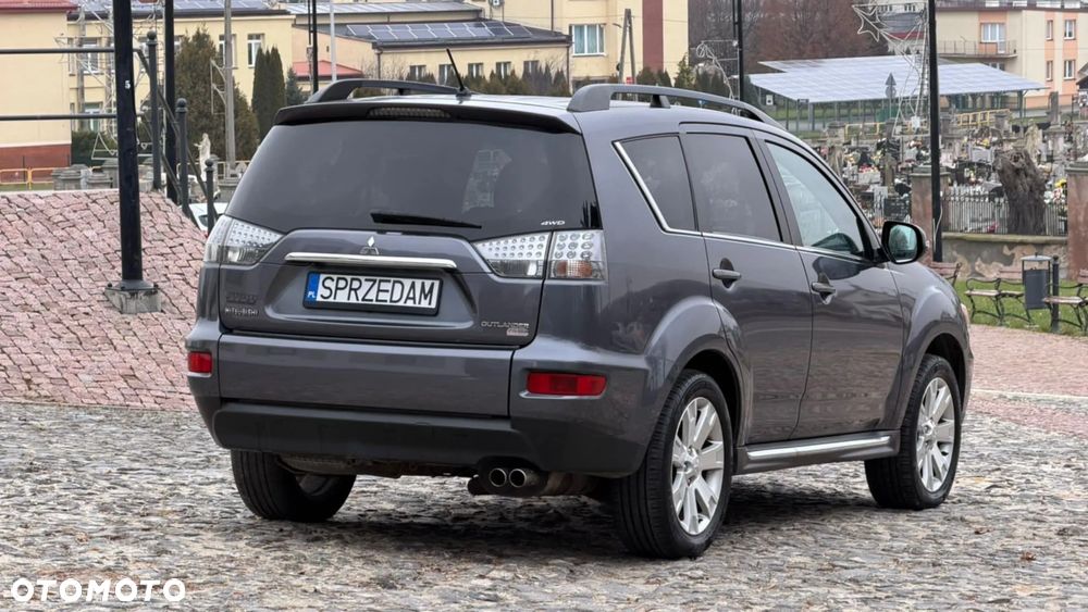 Mitsubishi Outlander - 13