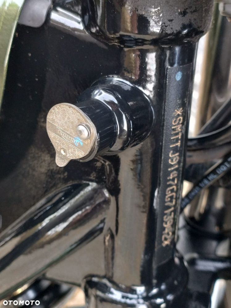 Triumph Thruxton - 19