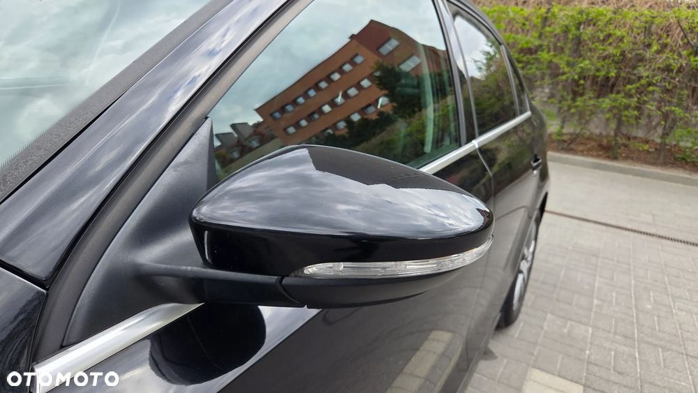 Volkswagen Jetta - 17