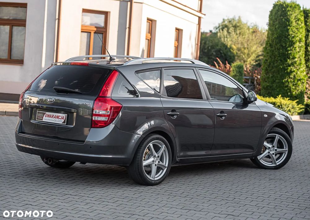Kia Ceed - 13