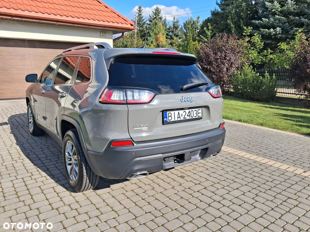 Jeep Cherokee - 4