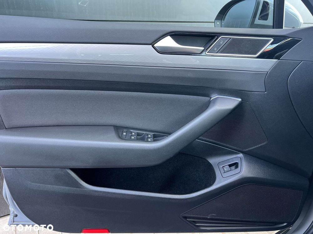 Volkswagen Passat Variant - 17