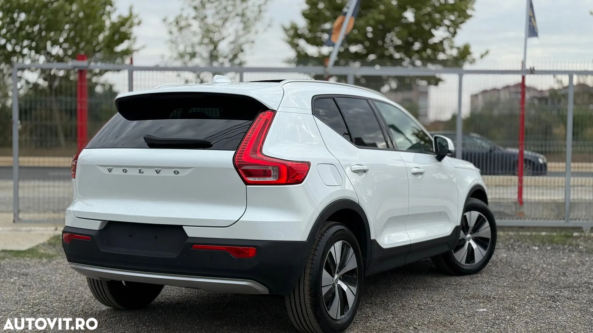 Volvo XC 40 T2 AT8 Momentum - 6