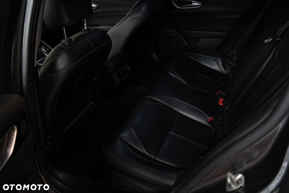 Alfa Romeo Giulia 2.0 Turbo Sprint - 23