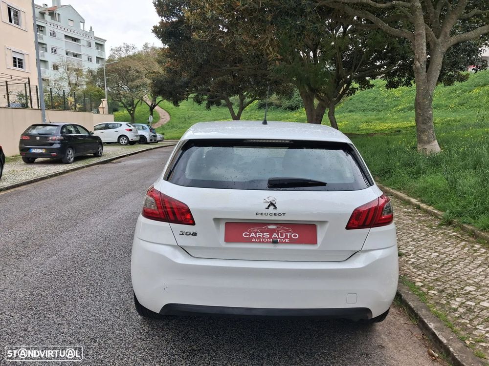 Peugeot 308 - 8