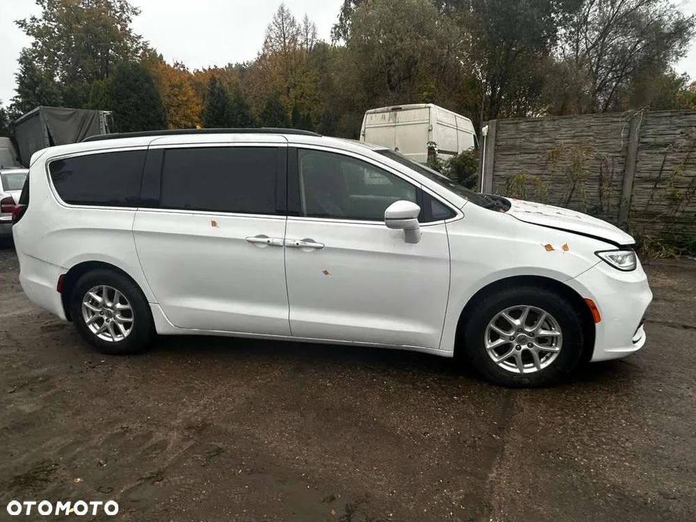 Chrysler Pacifica - 8
