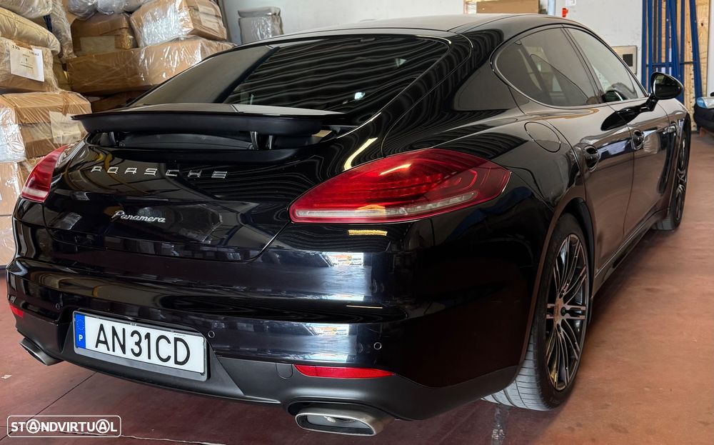 Porsche Panamera 3.0 V6 - 4