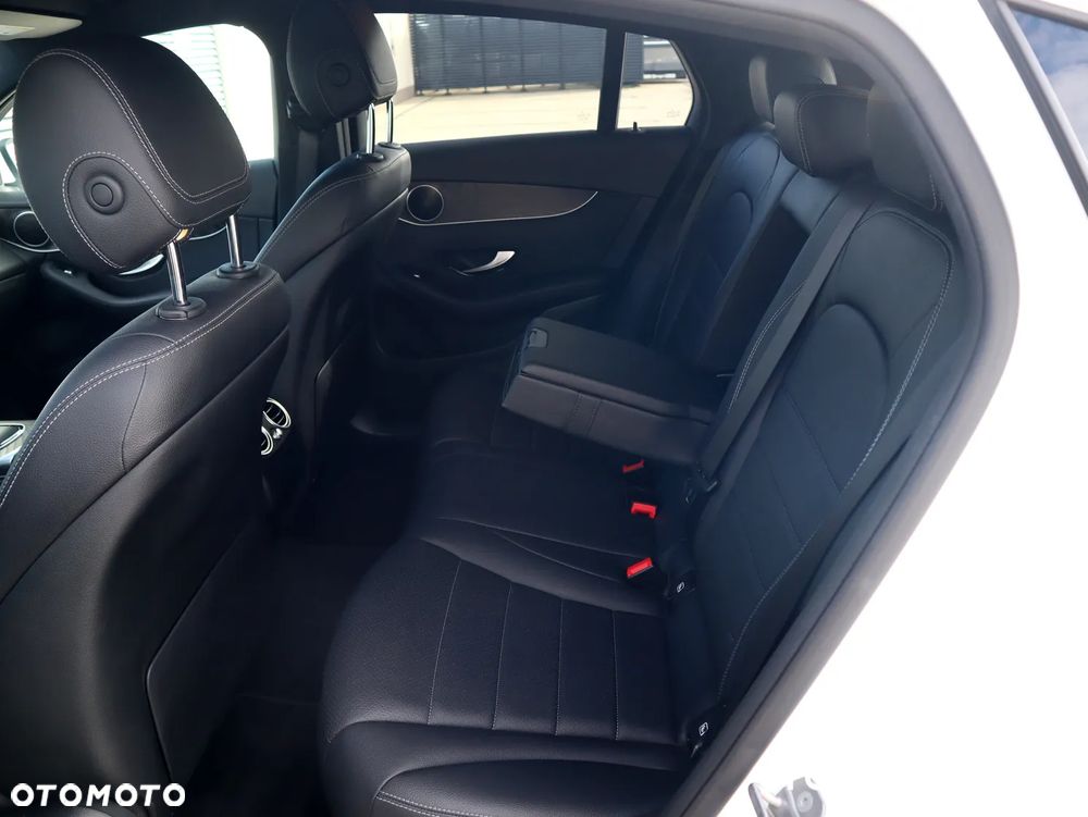 Mercedes-Benz GLC Coupe 300 e 4-Matic - 40