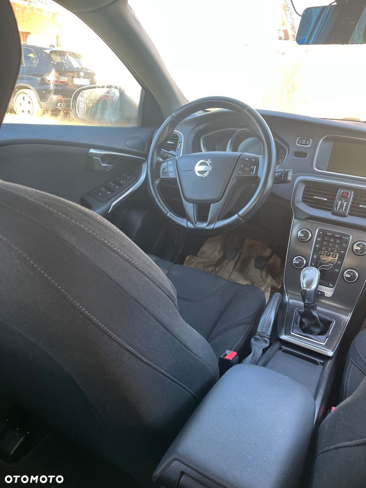 Volvo V40 D2 - 9