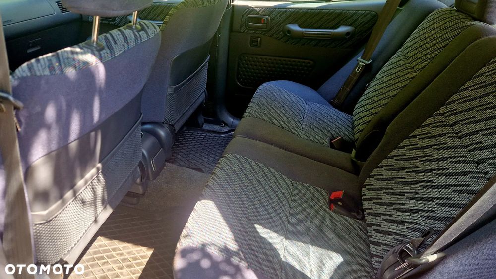 Toyota RAV4 2.0 - 11