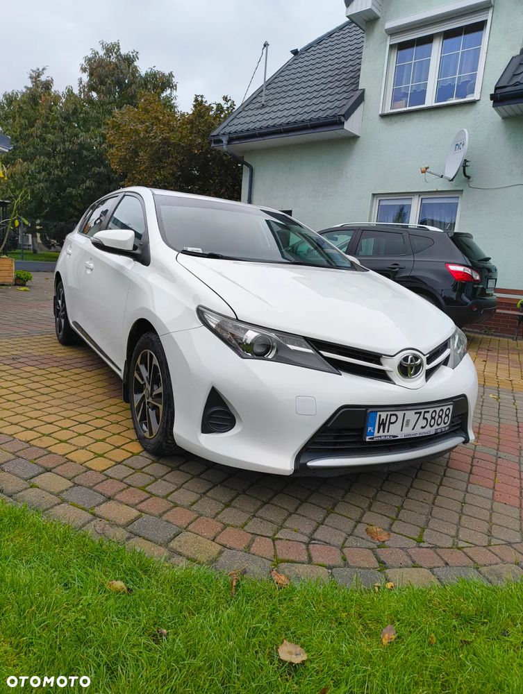 Toyota Auris 1.4 D-4D Luna - 1