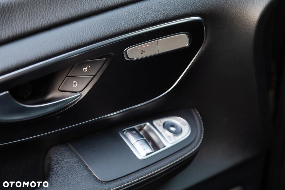 Mercedes-Benz Klasa V - 18