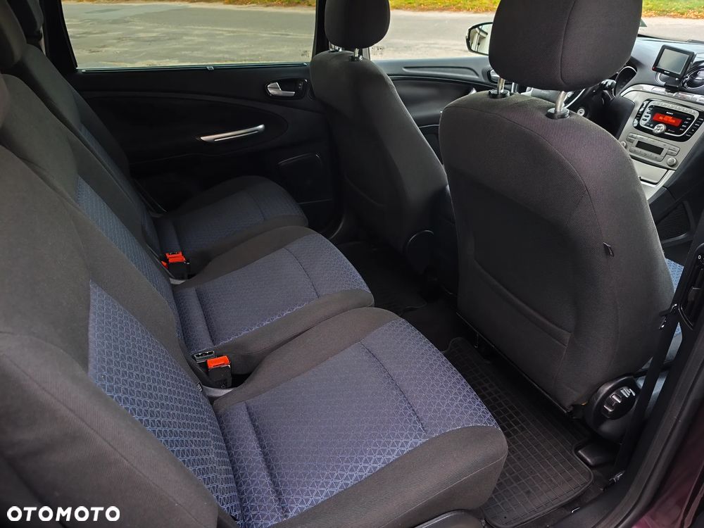 Ford Galaxy 2.0 TDCi Ambiente - 27