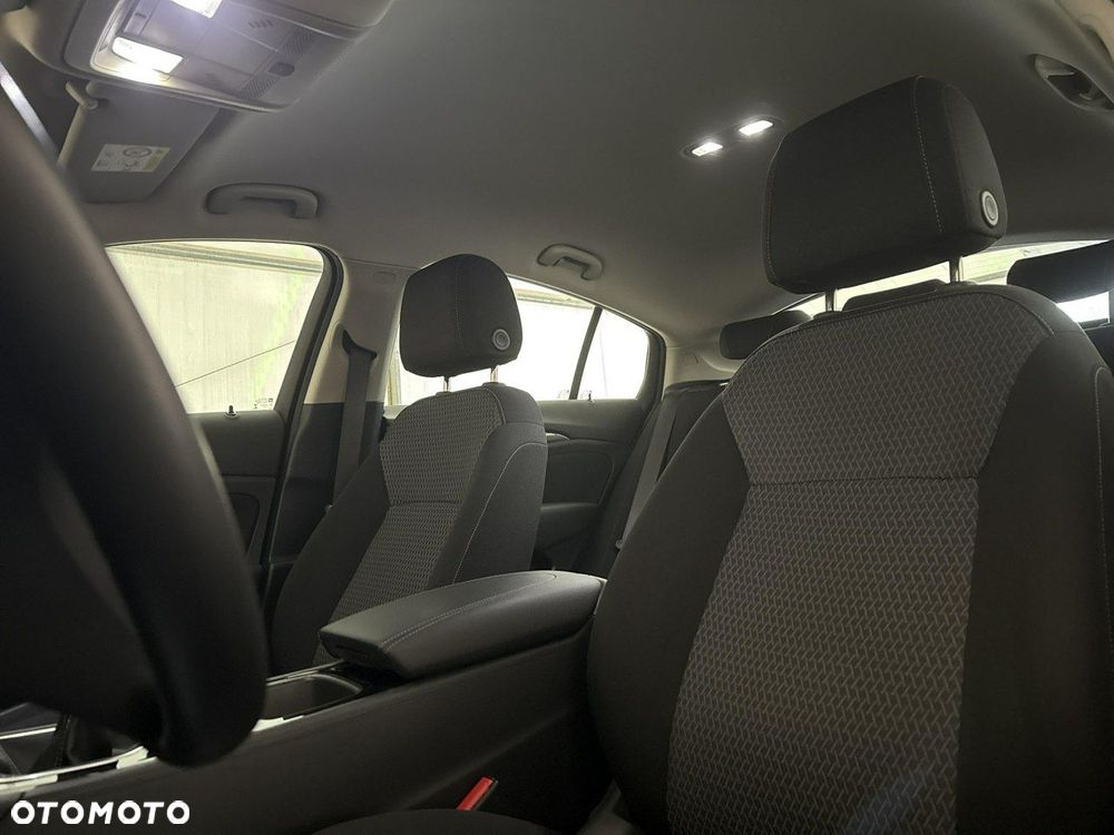 Opel Insignia - 12