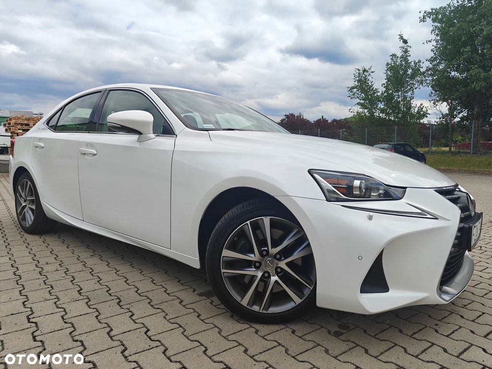 Lexus IS - 1