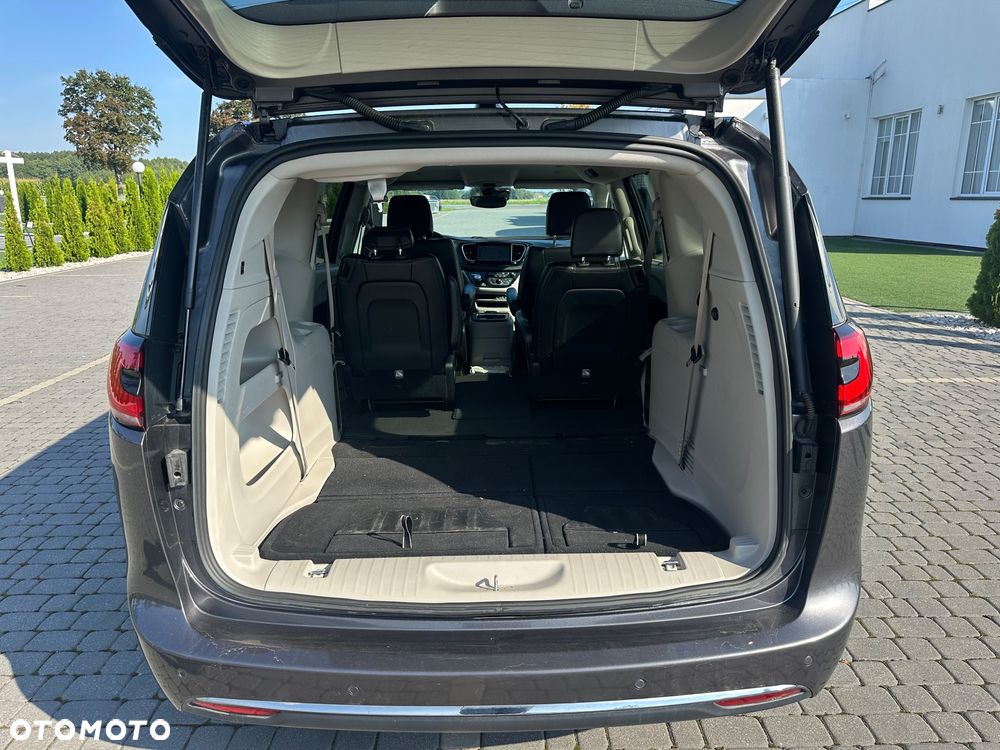 Chrysler Pacifica - 12