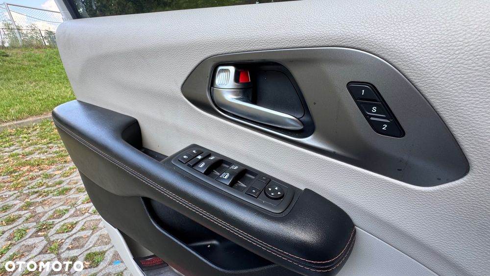 Chrysler Pacifica - 31