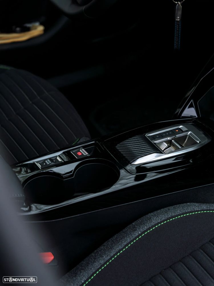 Peugeot e-2008 54 kWh Active - 12