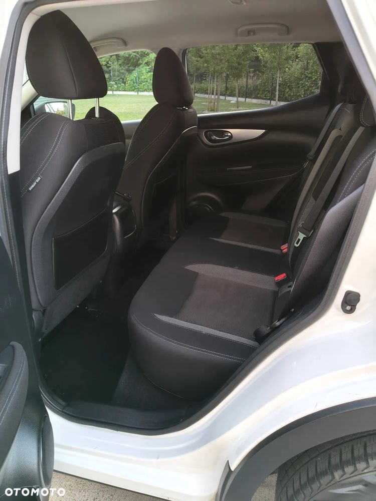 Nissan Qashqai 1.2 DIG-T N-Connecta EU6 - 8