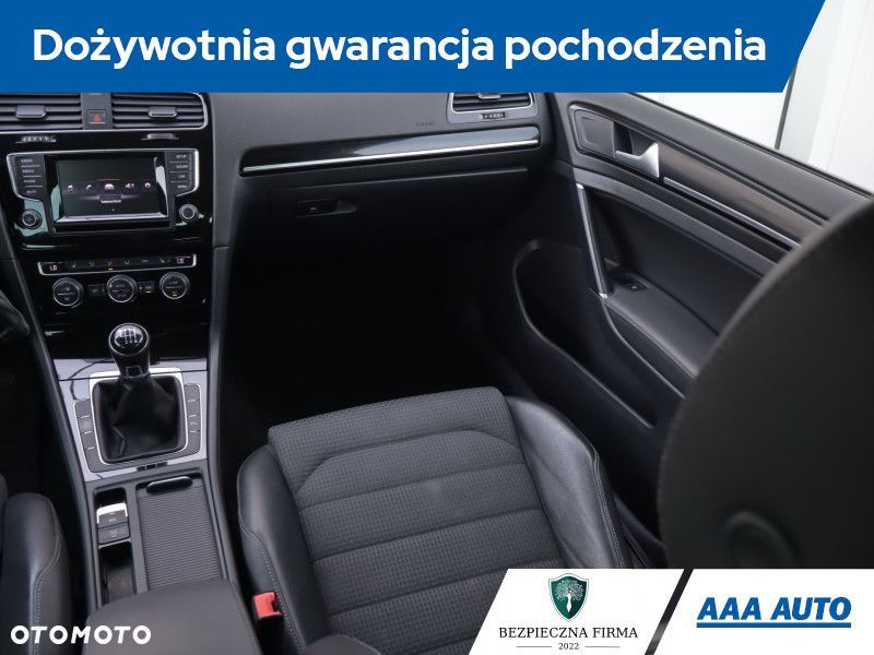 Volkswagen Golf - 10