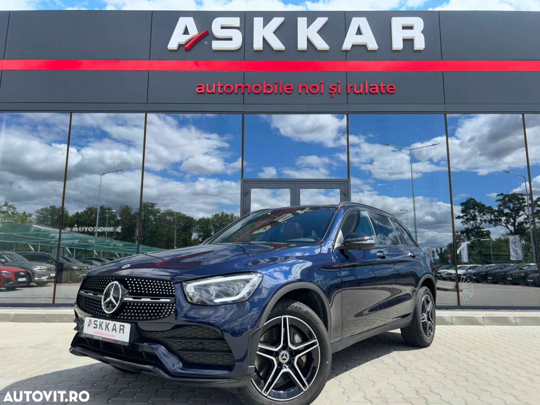 Mercedes-Benz GLC 300 e 4Matic 9G-TRONIC AMG Line - 1