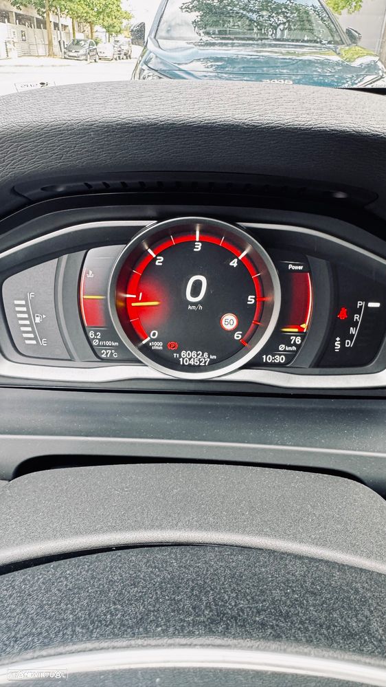 Volvo V60 D4 Geartronic Black Line - 12