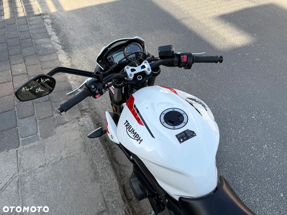 Triumph Street Triple - 35