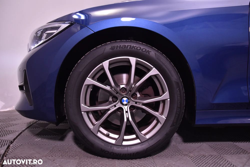 BMW Seria 3 320i AT - 13
