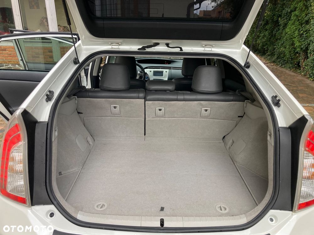 Toyota Prius Hybrid - 8