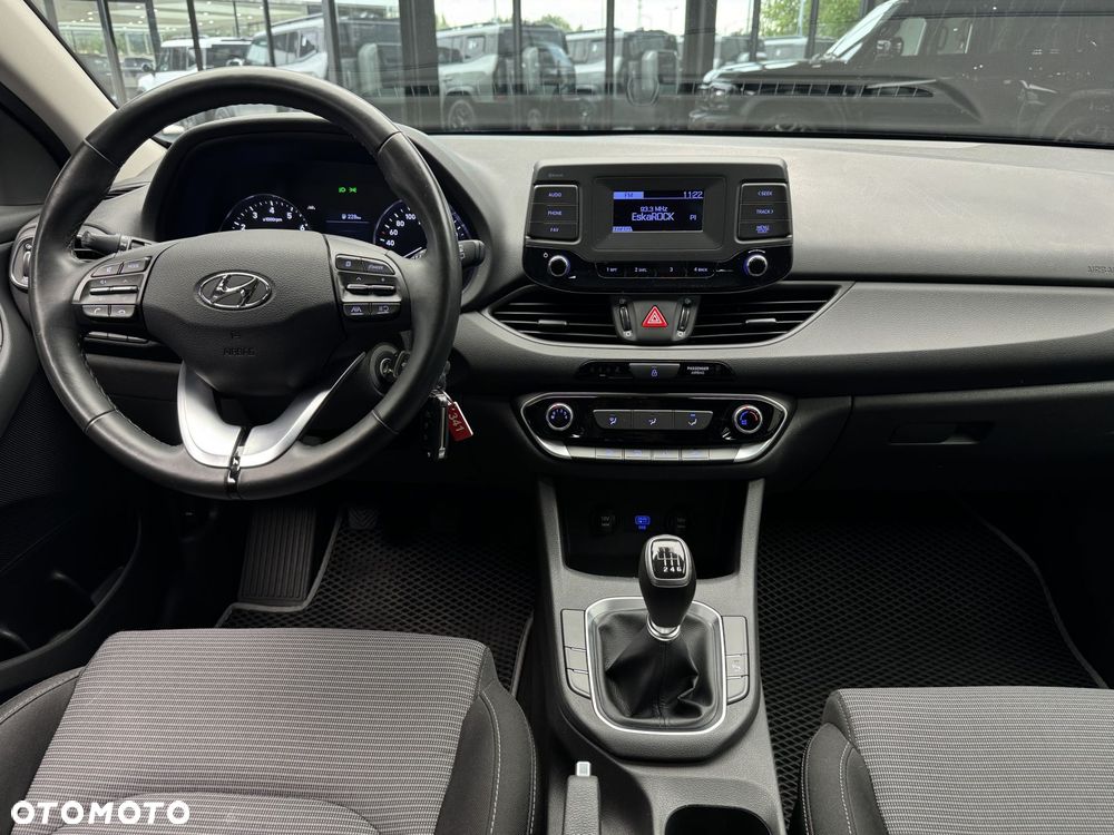 Hyundai i30 1.5 DPI Classic + - 16