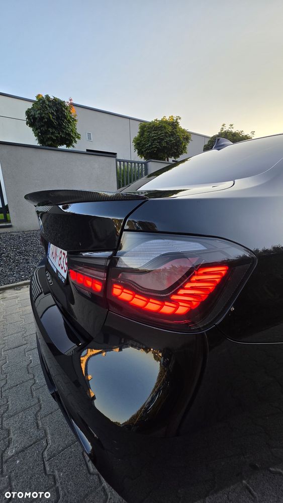 BMW Seria 3 318d M Sport Shadow - 12