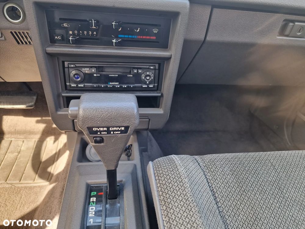 Nissan Bluebird - 11