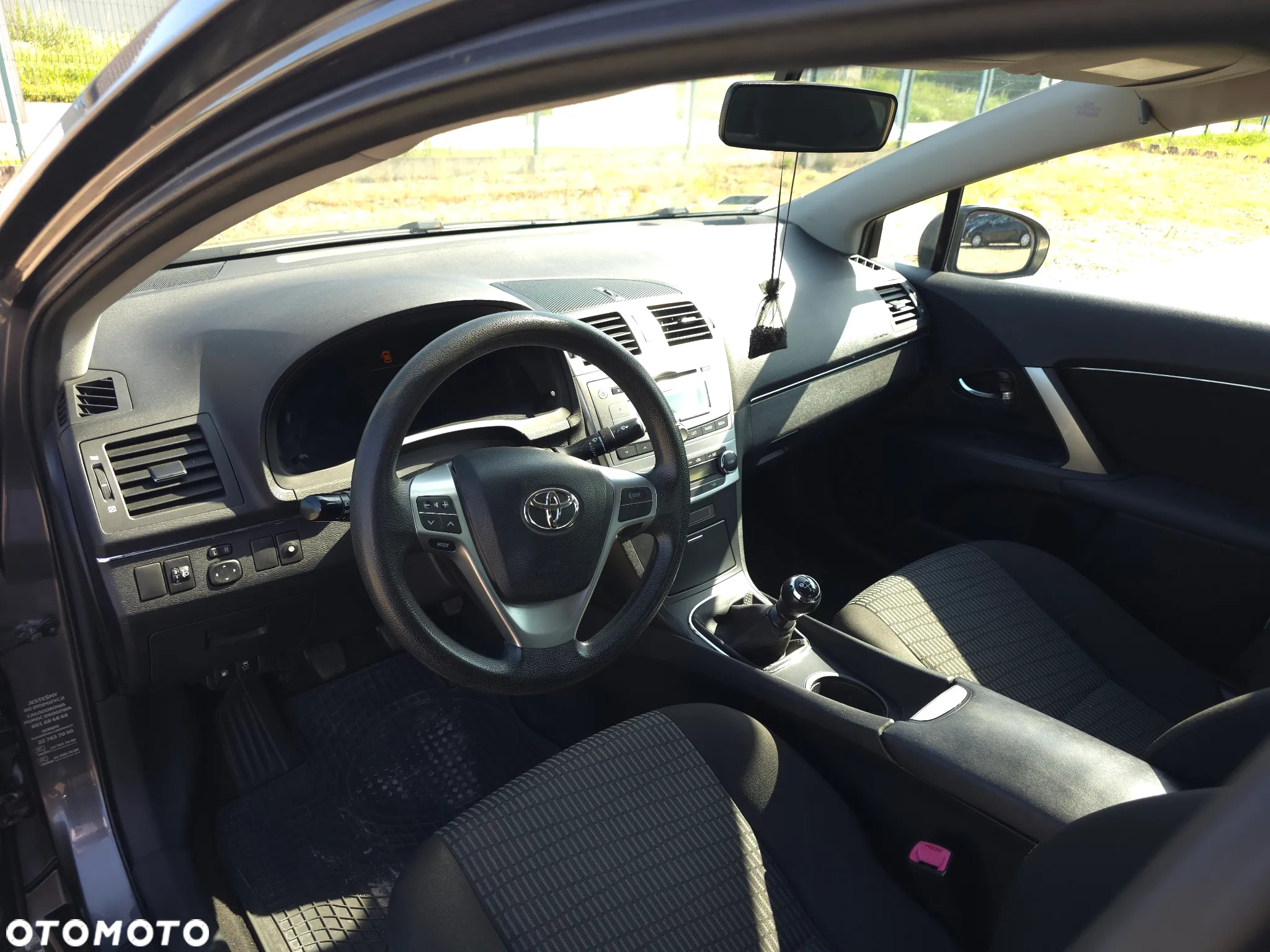 Toyota Avensis 1.6 Luna - 19